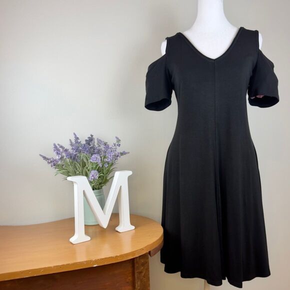 WHBM Cold Shoulder Black Short Sleeved V-Neck Jersey Dress - Size Small - Picture 1 of 8